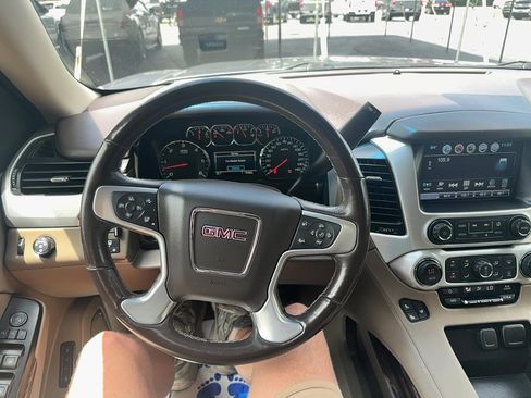 Used 2018 GMC Yukon SLT w/ Premium Edition image 13