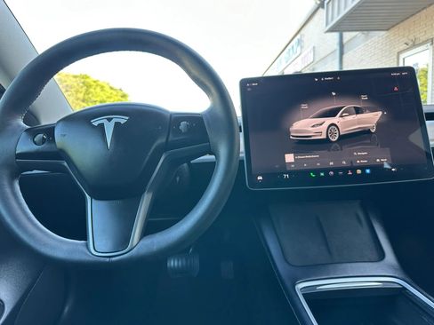 Used 2022 Tesla Model 3 Long Range AWD/4WD image 27