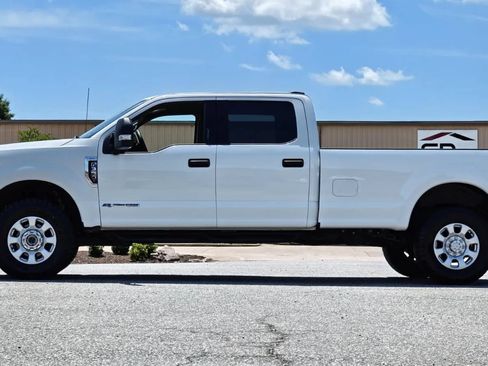 Used 2022 Ford F350 XLT w/ Black Appearance Package AWD/4WD image 7