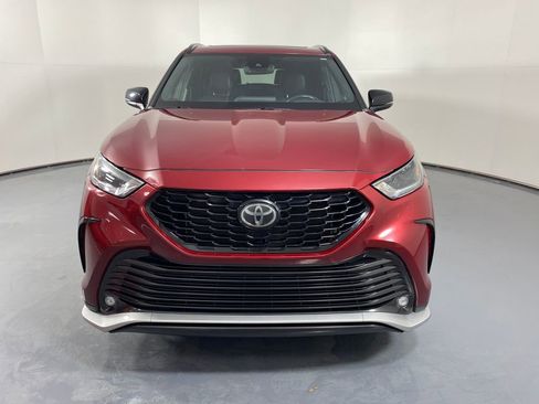 Used 2021 Toyota Highlander XSE image 2