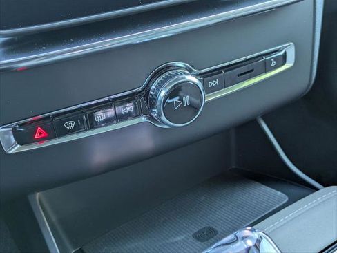 New 2026 Volvo XC90 B6 Plus w/ Protection Package Premier image 10
