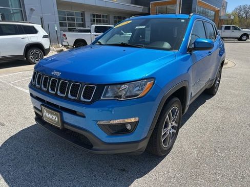 Used 2018 Jeep Compass Latitude w/ Popular Equipment Group AWD/4WD image 2