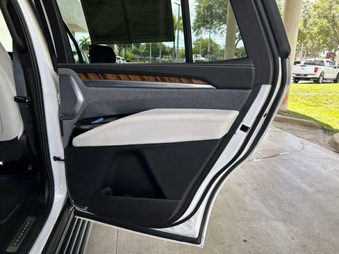 Used 2025 Cadillac Escalade Sport Platinum AWD/4WD image 49