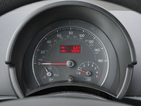 Used 2006 Volkswagen Beetle Convertible w/ Package 1 image 7