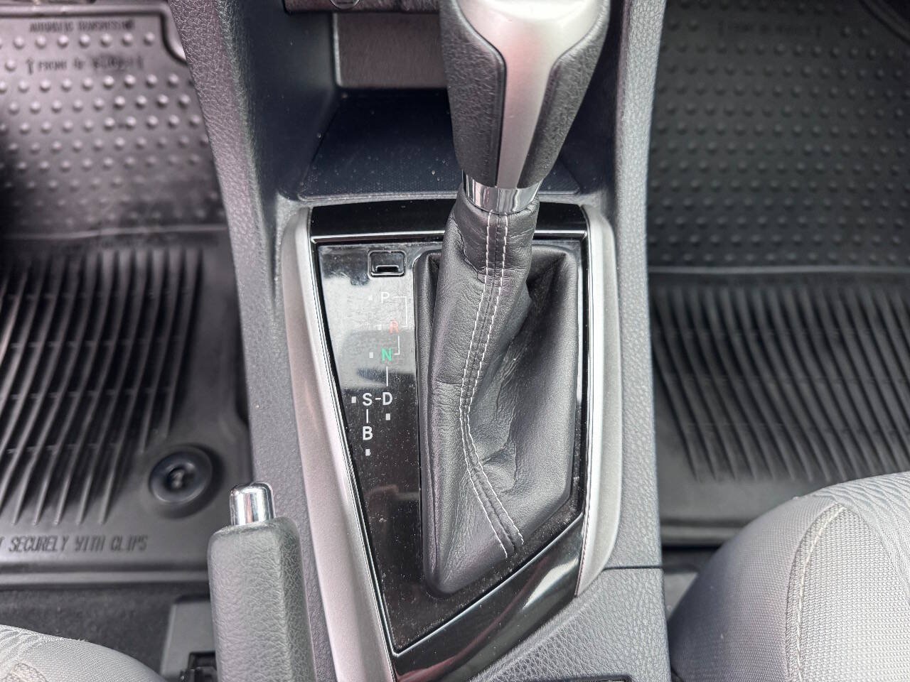 Used 2016 Toyota Corolla LE FWD image 23