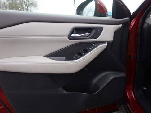 Used 2023 Nissan Rogue SV image 23