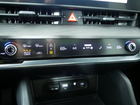 Certified 2023 Kia Sportage X-Line w/ X-Line Premium Package AWD/4WD image 33