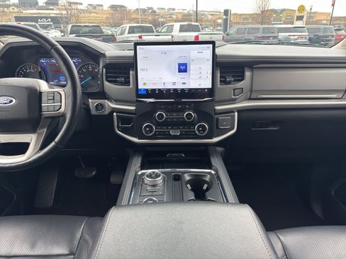 Used 2024 Ford Expedition XLT image 11