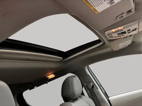 Certified 2024 Toyota Sienna XLE FWD image 14