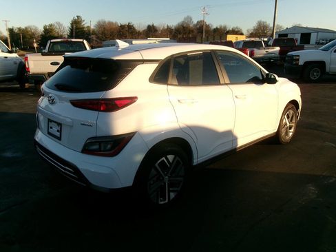 Used 2023 Hyundai Kona SEL image 4