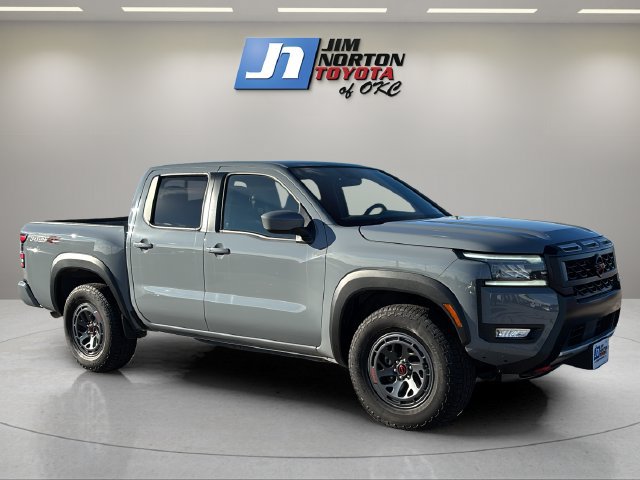 Used 2026 Nissan Frontier PRO-4X AWD/4WD image 3