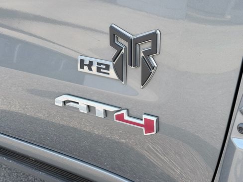 Used 2021 GMC Sierra 1500 AT4 w/ AT4 Premium Package AWD/4WD image 10
