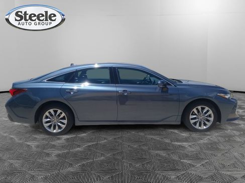 Used 2022 Toyota Avalon XLE FWD image 4