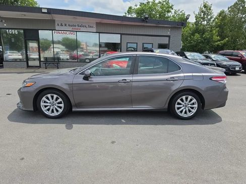 Used 2019 Toyota Camry LE w/ Carpet Mat Package FWD image 4
