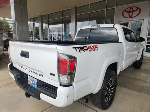 Used 2023 Toyota Tacoma TRD Sport AWD/4WD image 11