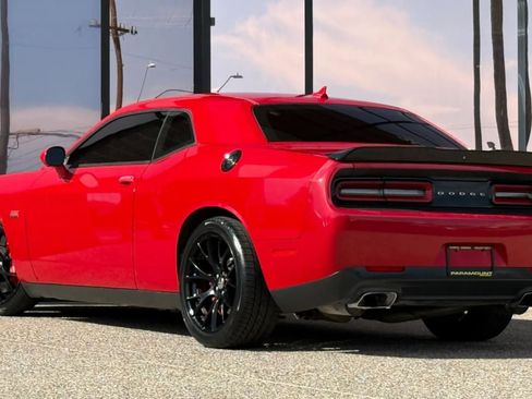Used 2015 Dodge Challenger SRT w/ Technology Group RWD image 7