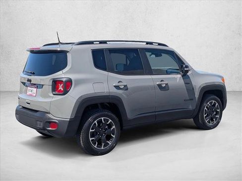 Used 2023 Jeep Renegade Latitude AWD/4WD image 5