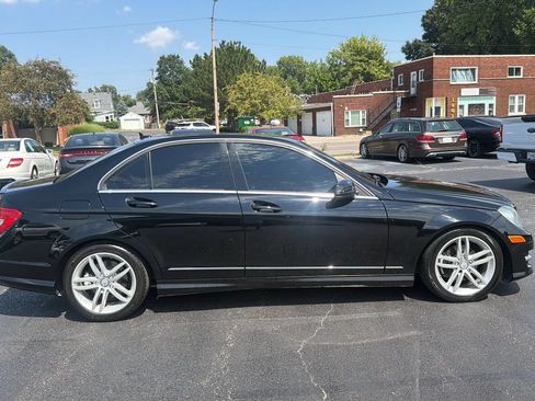 Used 2012 Mercedes-Benz C 300 4MATIC Sedan image 4