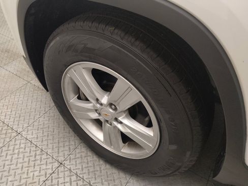 Used 2020 Chevrolet Trax LS FWD image 31