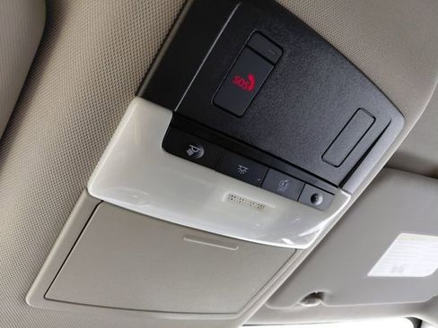 Used 2025 Nissan Rogue SV image 30