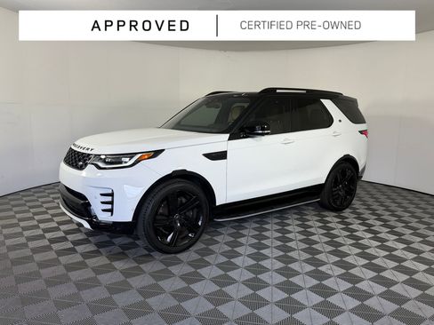 Used 2025 Land Rover Discovery Dynamic SE image 1