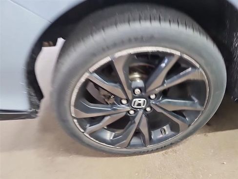 Used 2018 Honda Civic Sport Touring image 3