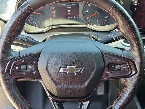 Used 2025 Chevrolet Trax RS w/ Driver Confidence Package FWD image 19