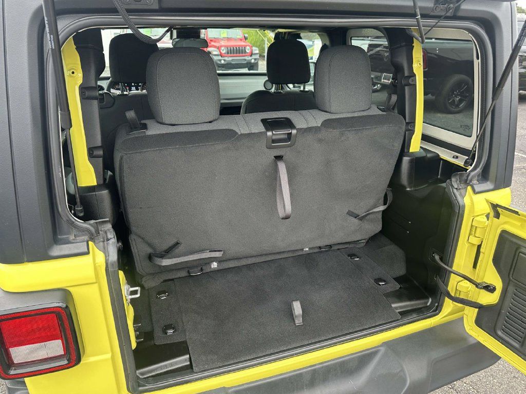 Used 2024 Jeep Wrangler Sport AWD/4WD image 10