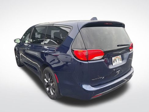 Used 2019 Chrysler Pacifica Touring Plus w/ S Appearance Package image 9