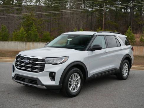 New 2026 Ford Explorer Active w/ Active Comfort Package image 3