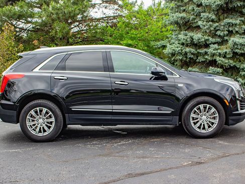 Used 2017 Cadillac XT5 Luxury w/ Driver Awareness Package AWD/4WD image 11