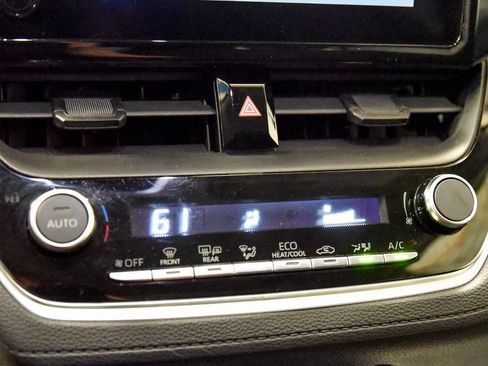 Used 2023 Toyota Corolla Cross LE image 18