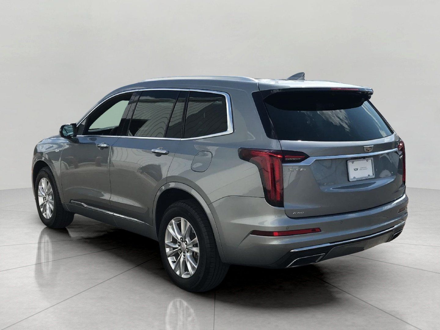 Certified 2024 Cadillac XT6 Luxury w/ LPO, Floor Liner Package AWD/4WD image 23