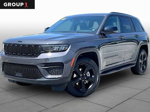 Used 2023 Jeep Grand Cherokee Altitude AWD/4WD image 1