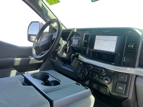 Used 2025 Ford F250 XLT AWD/4WD image 17