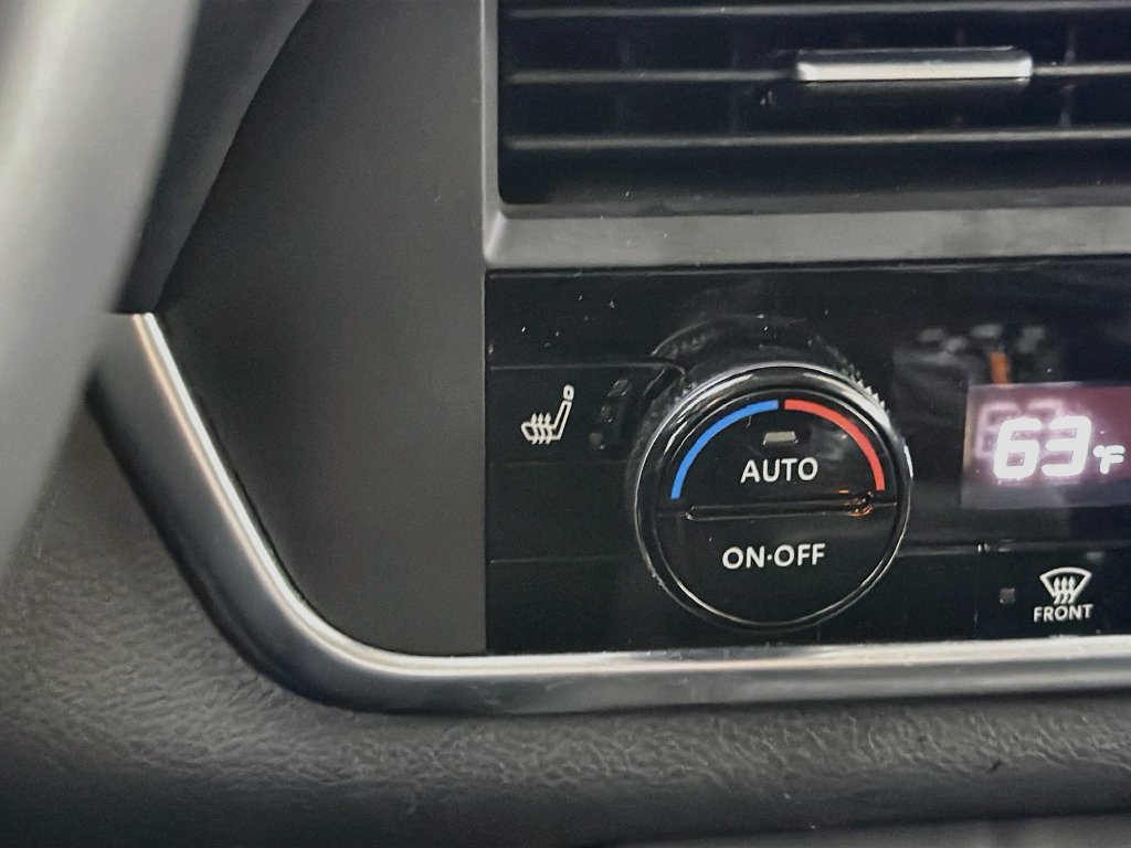 Used 2025 Nissan Rogue SV AWD/4WD image 23