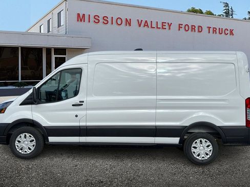 New 2026 Ford E-Transit 148 Medium Roof w/ Load Area Protection Package image 7