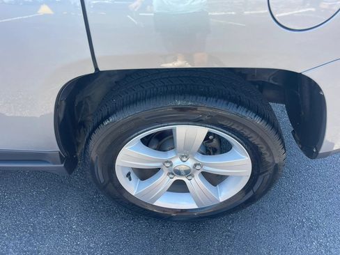 Used 2016 Jeep Compass Latitude AWD/4WD image 24