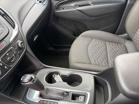 Used 2019 Chevrolet Equinox LT FWD image 12