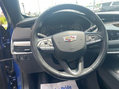 Used 2023 Cadillac XT4 Premium Luxury w/ Cold Weather Package AWD/4WD image 19