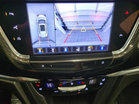 Certified 2022 Cadillac XT6 Sport w/ Technology Package image 14