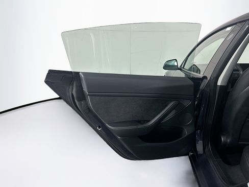 Used 2023 Tesla Model 3 Standard Range image 27