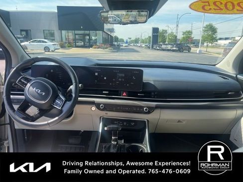 Used 2025 Kia Carnival SX Prestige FWD image 10
