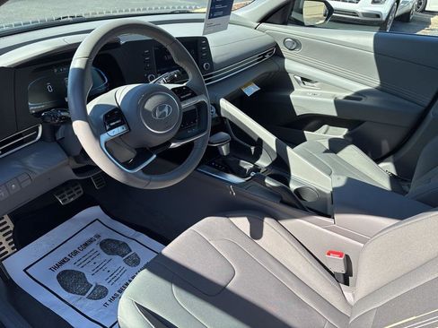 New 2025 Hyundai Elantra Sport FWD image 10