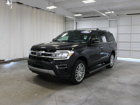 Used 2024 Ford Expedition Limited AWD/4WD image 4