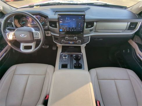 Used 2024 Ford Expedition Max XLT image 19