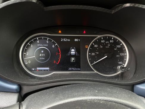 Used 2025 Nissan Versa SV FWD image 33