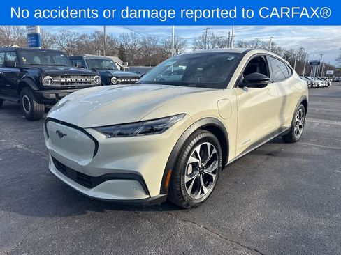 Used 2025 Ford Mustang Mach-E Select w/ Comfort Package Lite image 2