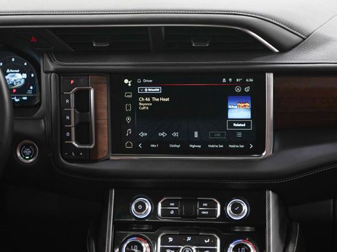 Used 2024 GMC Yukon XL Denali Ultimate AWD/4WD image 17