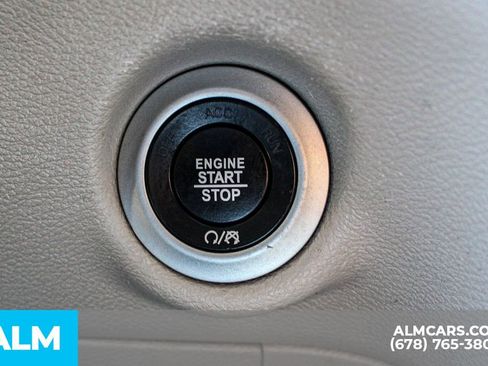 Used 2023 Chrysler Pacifica Touring-L image 31